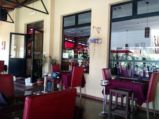 Bocamora Grill & Wine